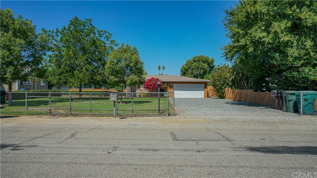 Property Photo:  5511 Mountain View Avenue  CA 92504 