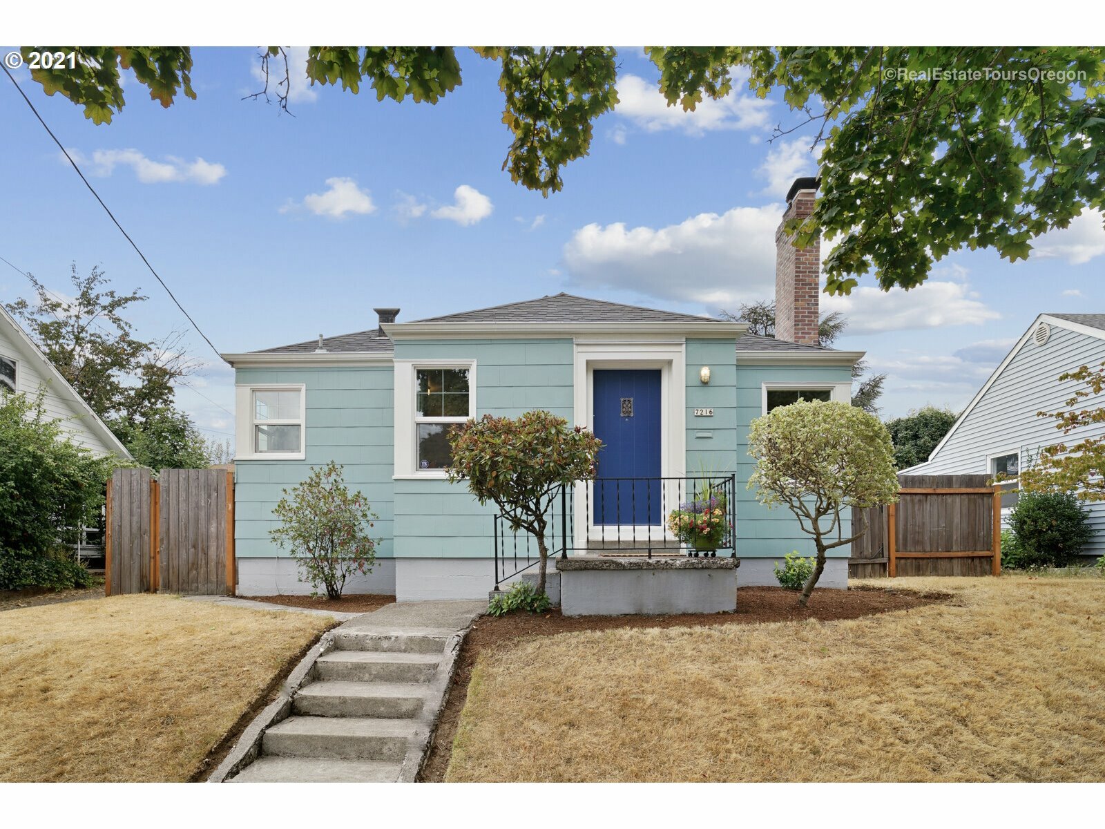 Property Photo:  7216 N McKenna Ave  OR 97203 