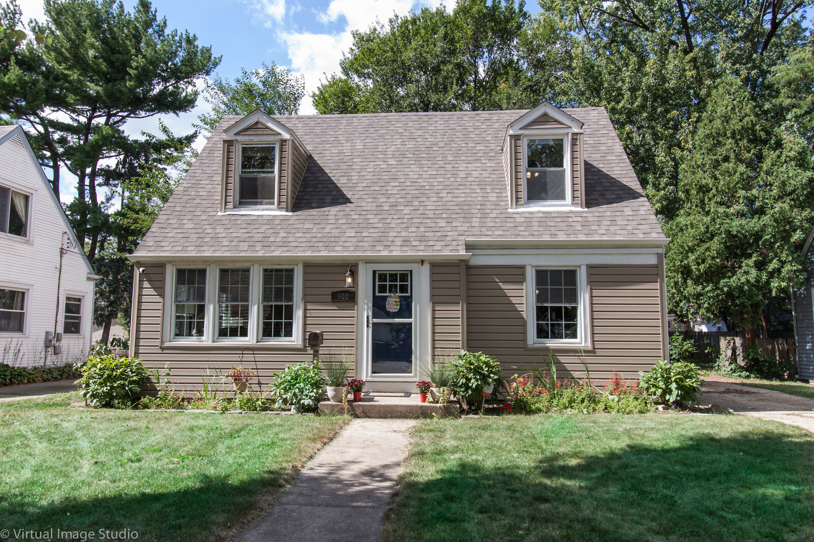 Property Photo:  502 Sunset Drive  IL 60123 