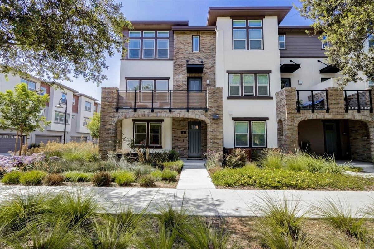 Property Photo:  929 Delano Terrace 1  CA 94085 