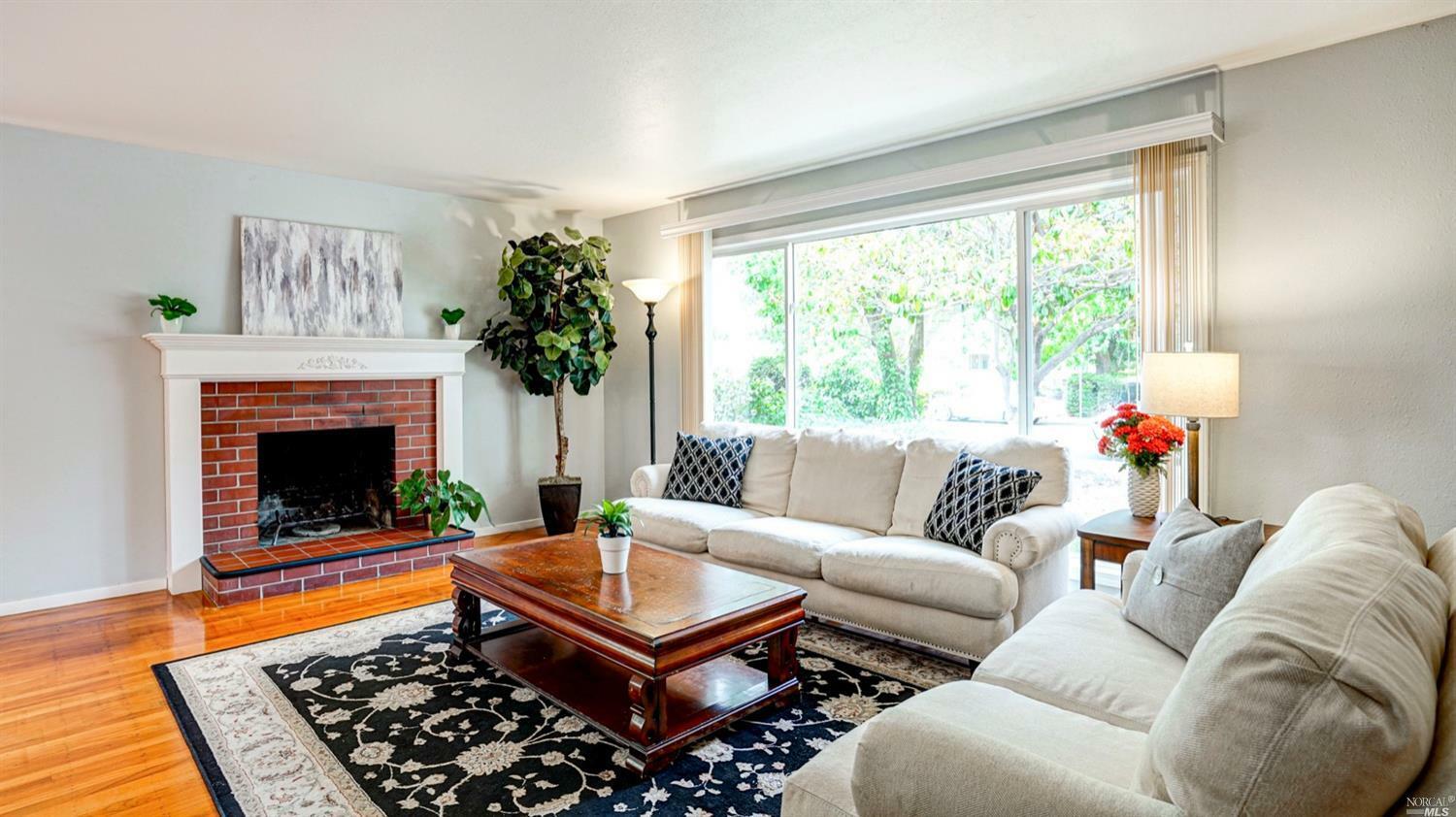 Property Photo:  416 Ashbury Avenue  CA 95404 