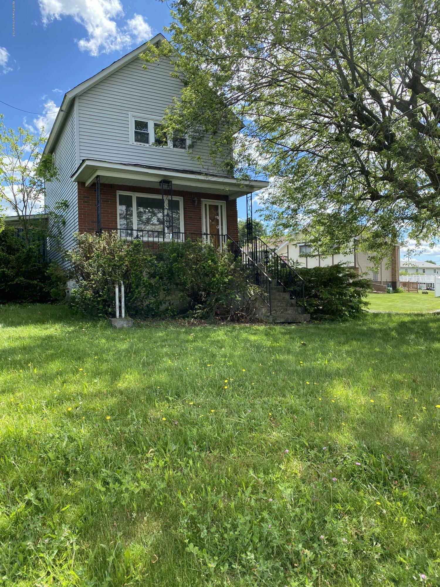 Property Photo:  100 Swallow Street  PA 18447 