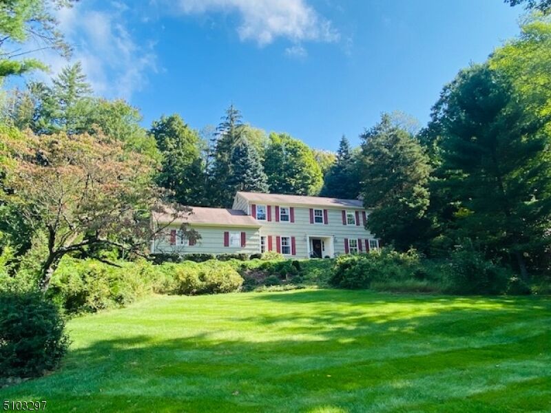 Property Photo:  7 Conifer Dr  NJ 07945 