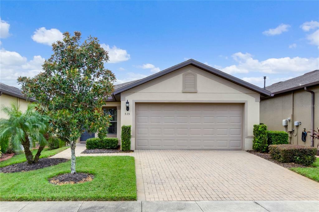 Property Photo: 535 Pamplona Place FL 33837