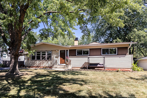 Property Photo:  7647 Catalpa Avenue  IL 60517 