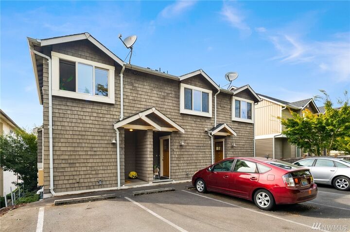 6518 42nd Ave SW C  Seattle WA 98136 photo