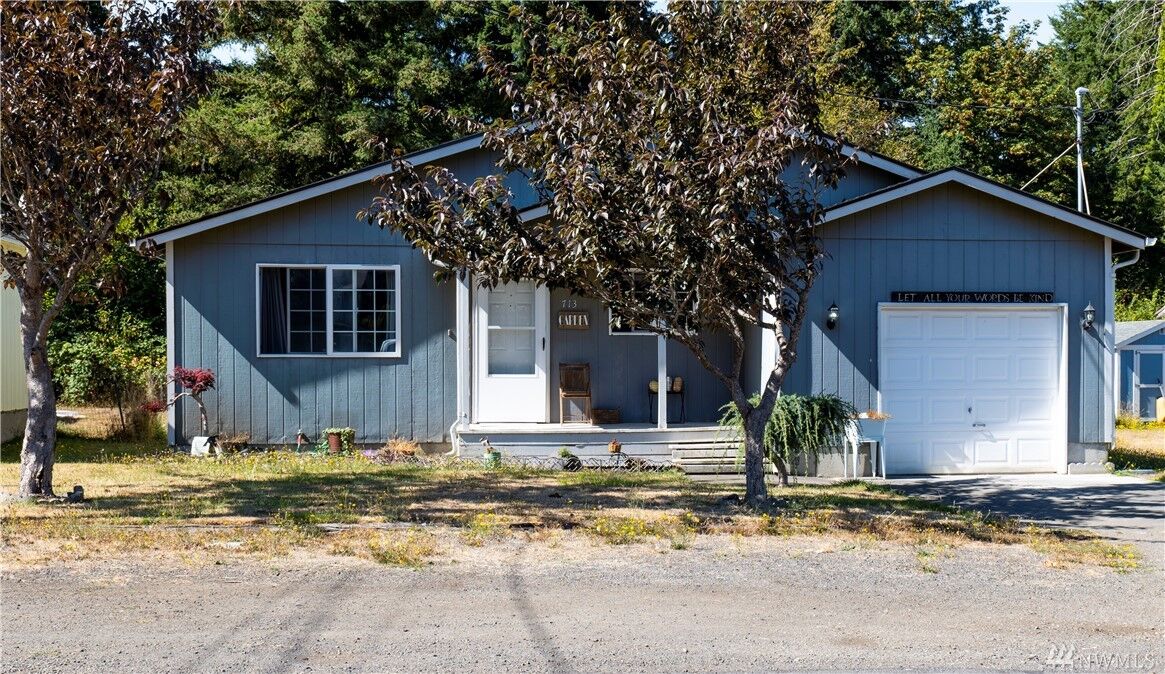 Property Photo: 713 1st Ave NE WA 98532