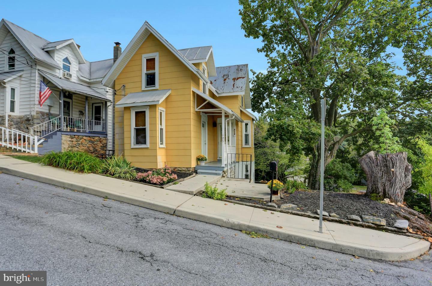 Property Photo:  125 Cottage Street  PA 17268 