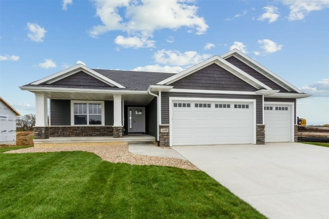 Property Photo:  1259 Hickory Ridge Drive  IA 52302 