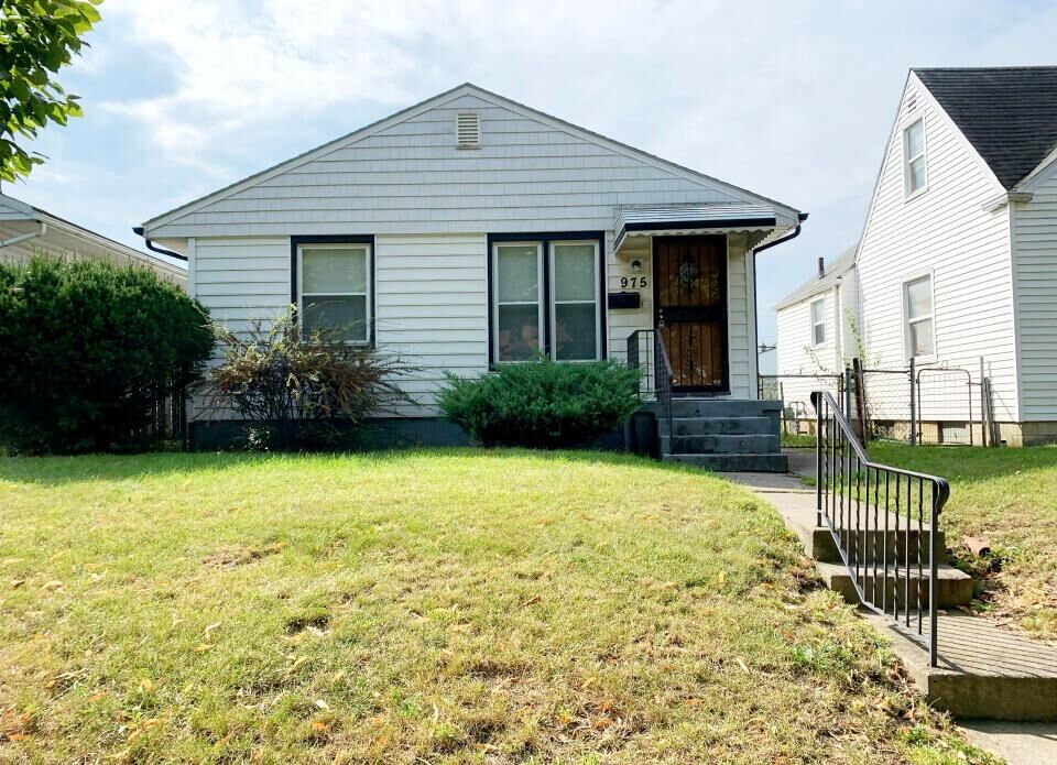 Property Photo:  975 E 14th Avenue  OH 43211 