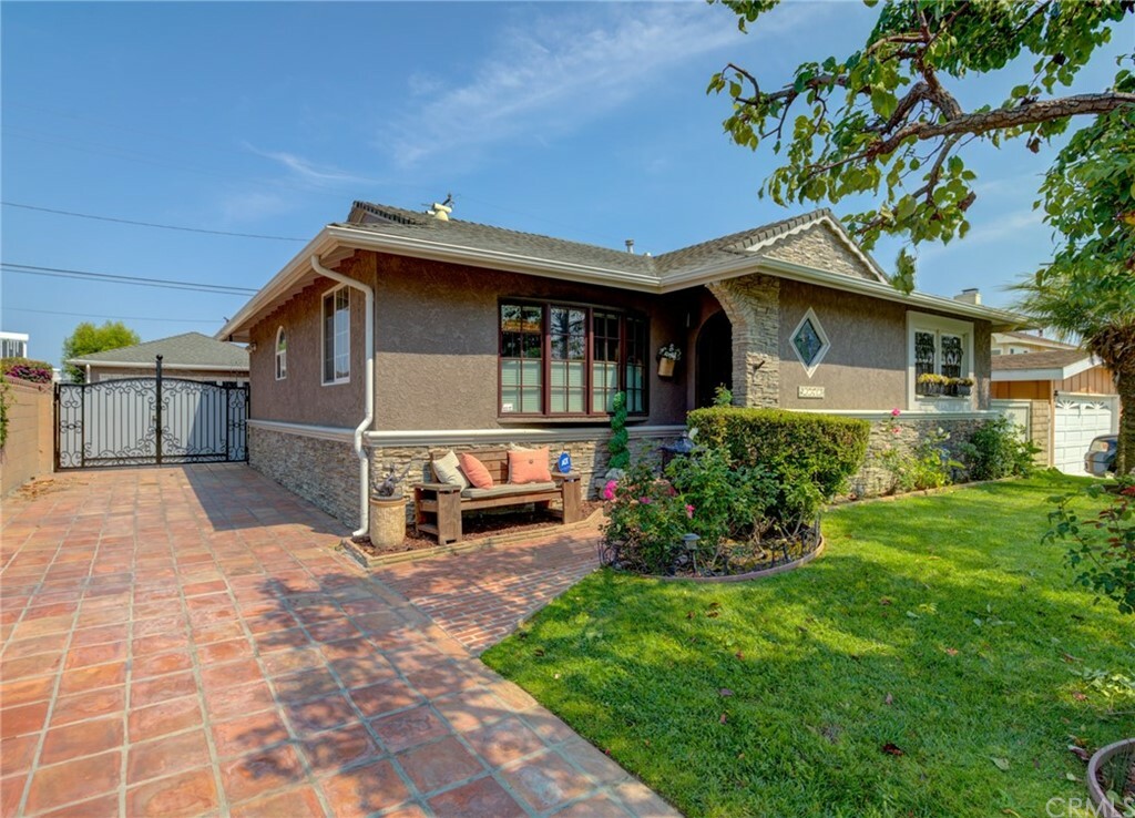 Property Photo:  21718 Ladeene Avenue  CA 90503 