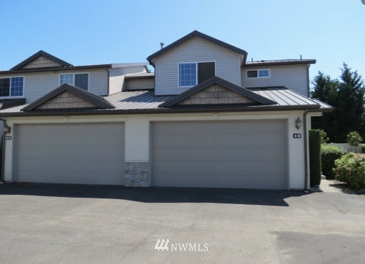 Property Photo:  418 17th Street SE 4D  WA 98002 