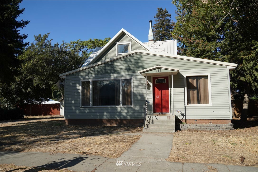 Property Photo: 111 N F Street WA 99348