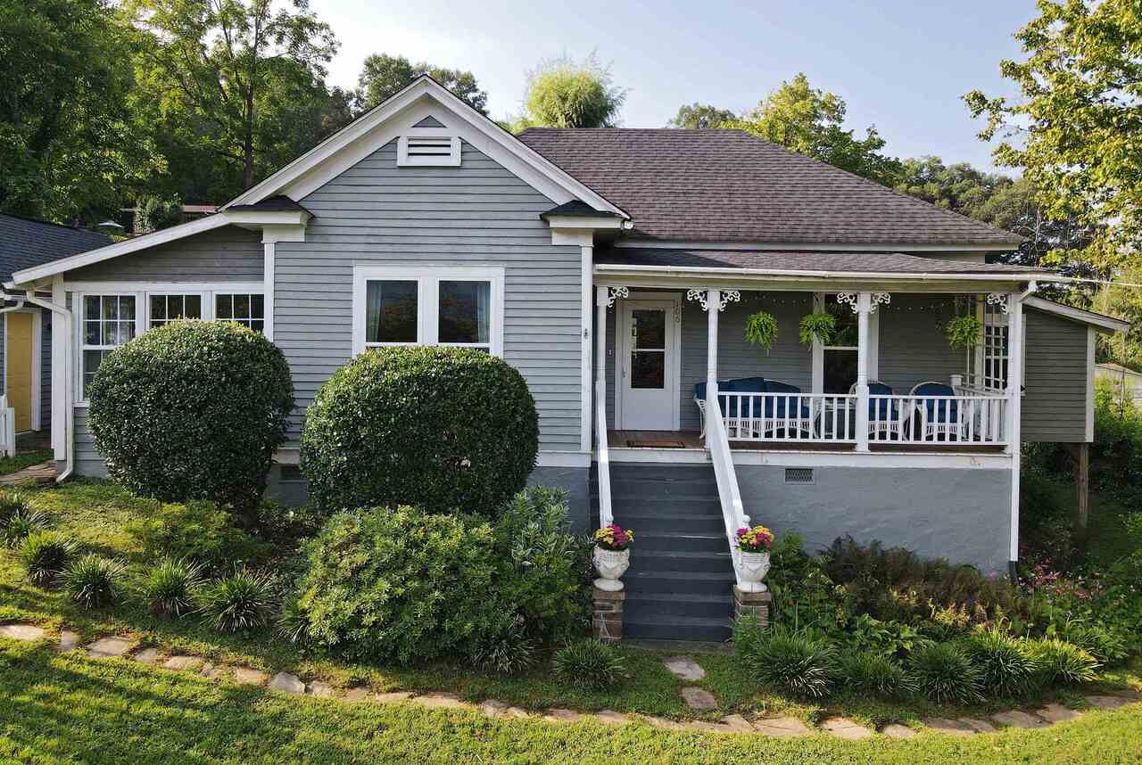 Property Photo:  106 Wells Street  NC 28901 