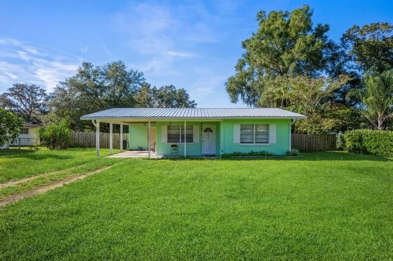 Property Photo:  37810 Crystal Way  FL 33523