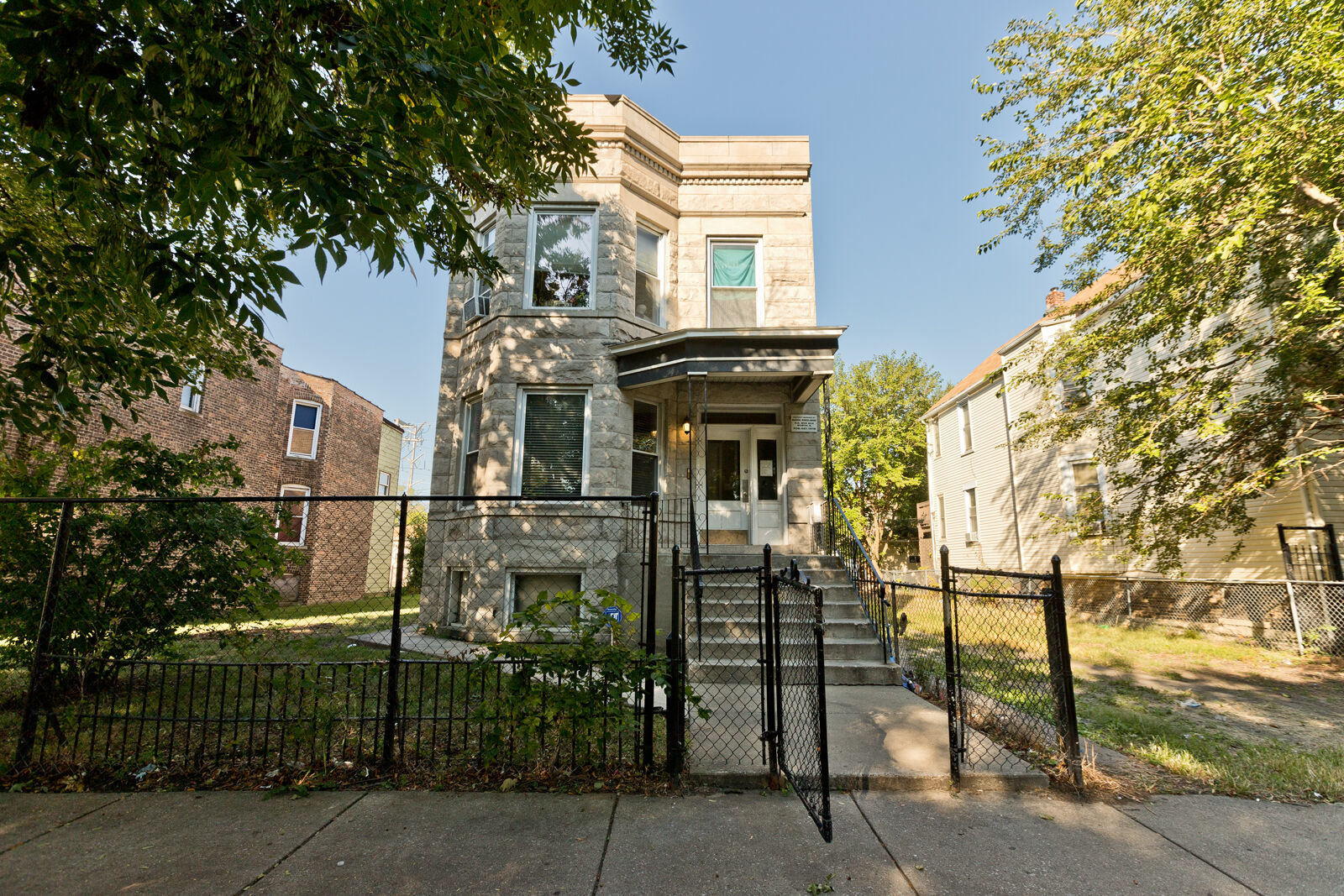 Property Photo: 7140 S Ingleside Avenue IL 60619