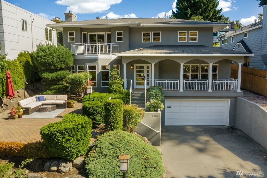 Property Photo: 3040 Magnolia Blvd W WA 98199