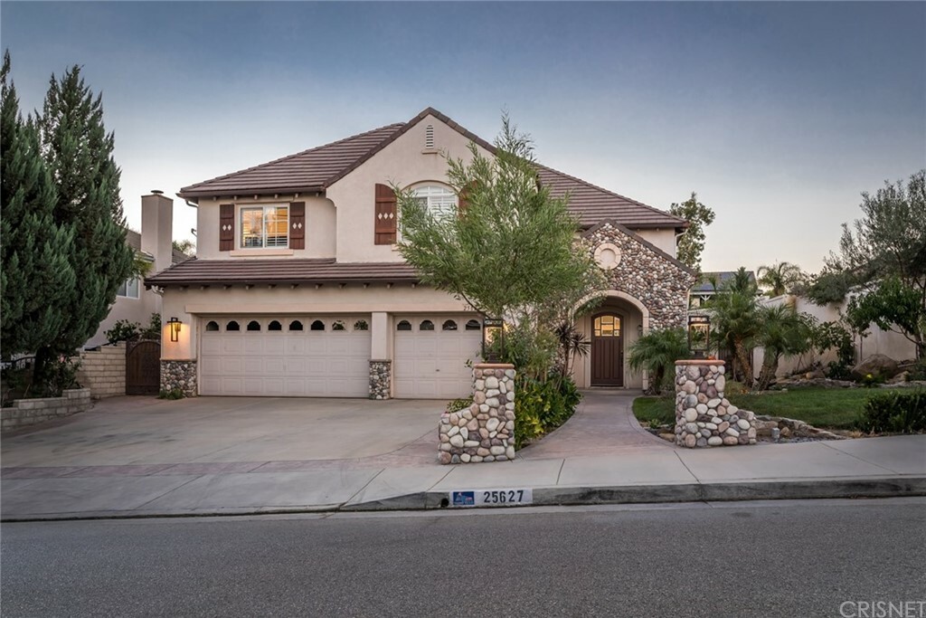 Property Photo:  25627 Trent Way  CA 91381 