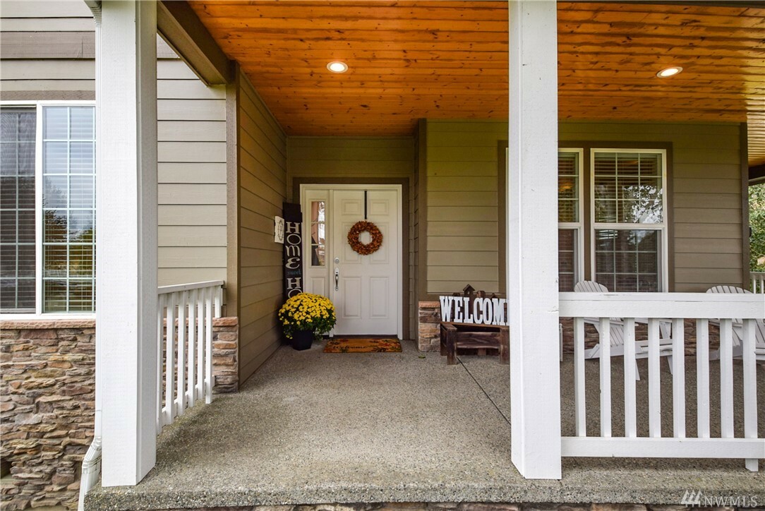 Property Photo:  20116 33 Ave NE  WA 98223 