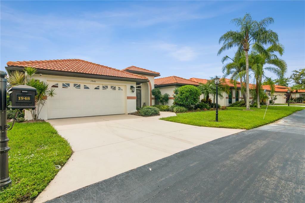 Property Photo: 1948 Cove Pointe Drive FL 34293