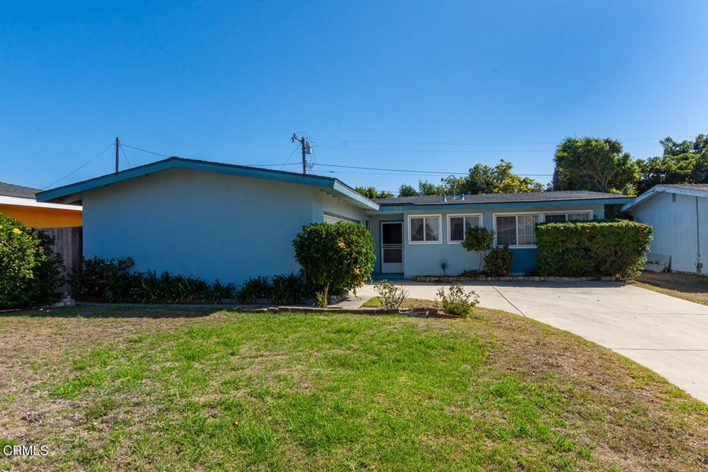 Property Photo:  820 Joyce Drive  CA 93041 