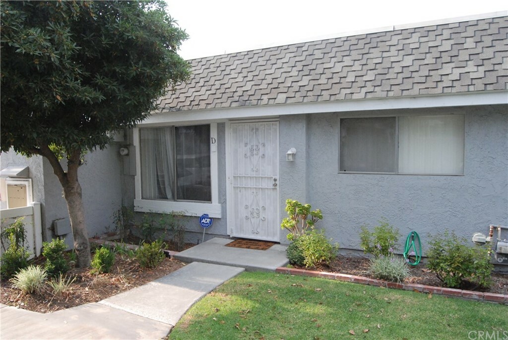 Property Photo:  213 N Tustin Avenue D  CA 92807 