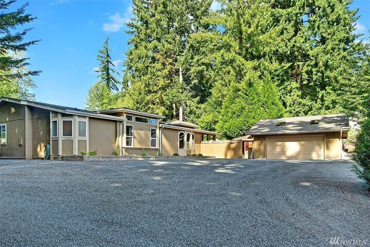 Property Photo: 15004 Cascadian Wy WA 98087