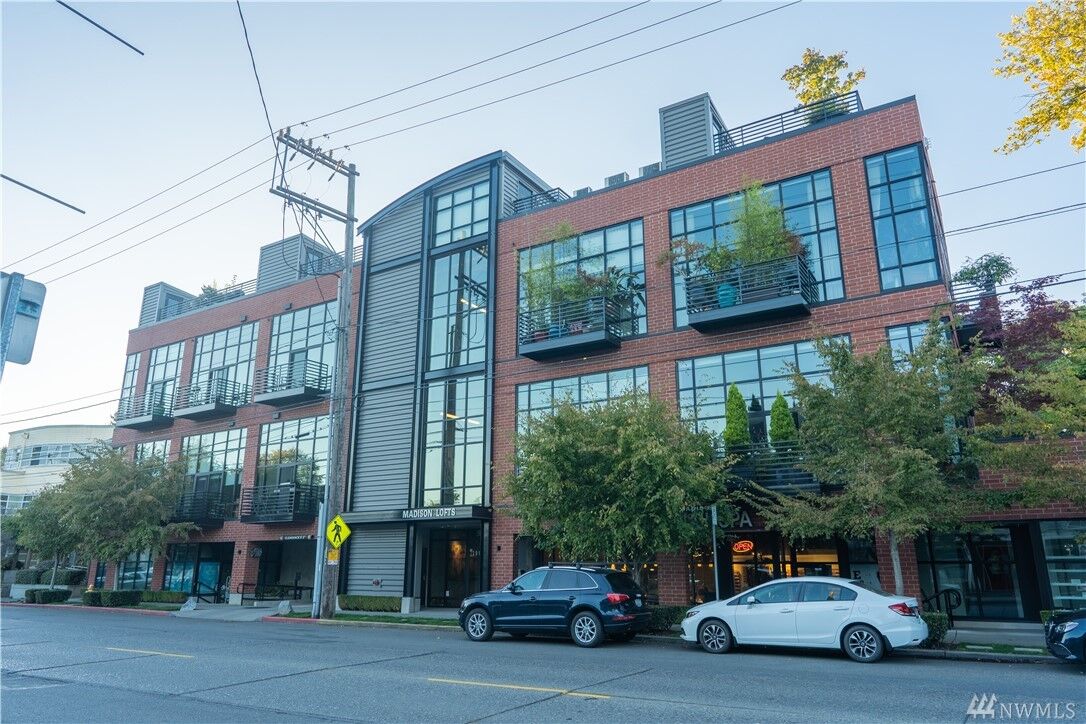 Property Photo:  2914 E Madison St 308  WA 98112 