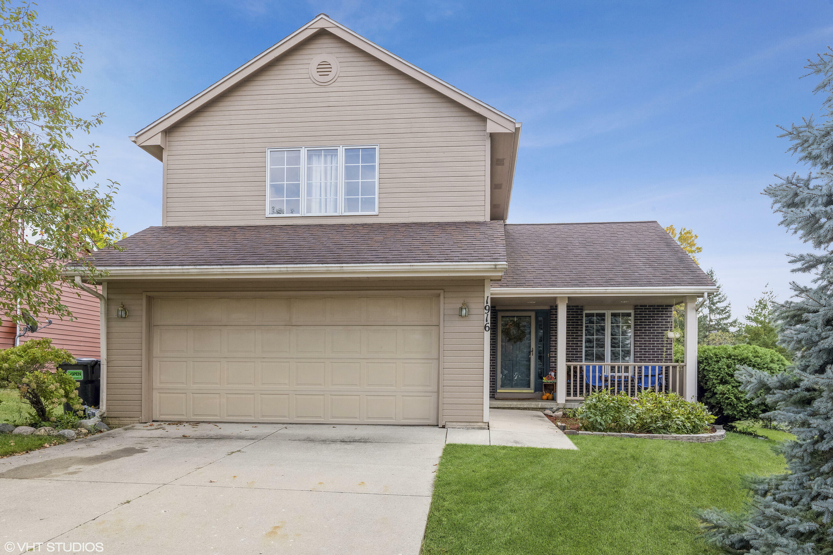 Property Photo:  1916 Wyngate Drive  IA 50010 