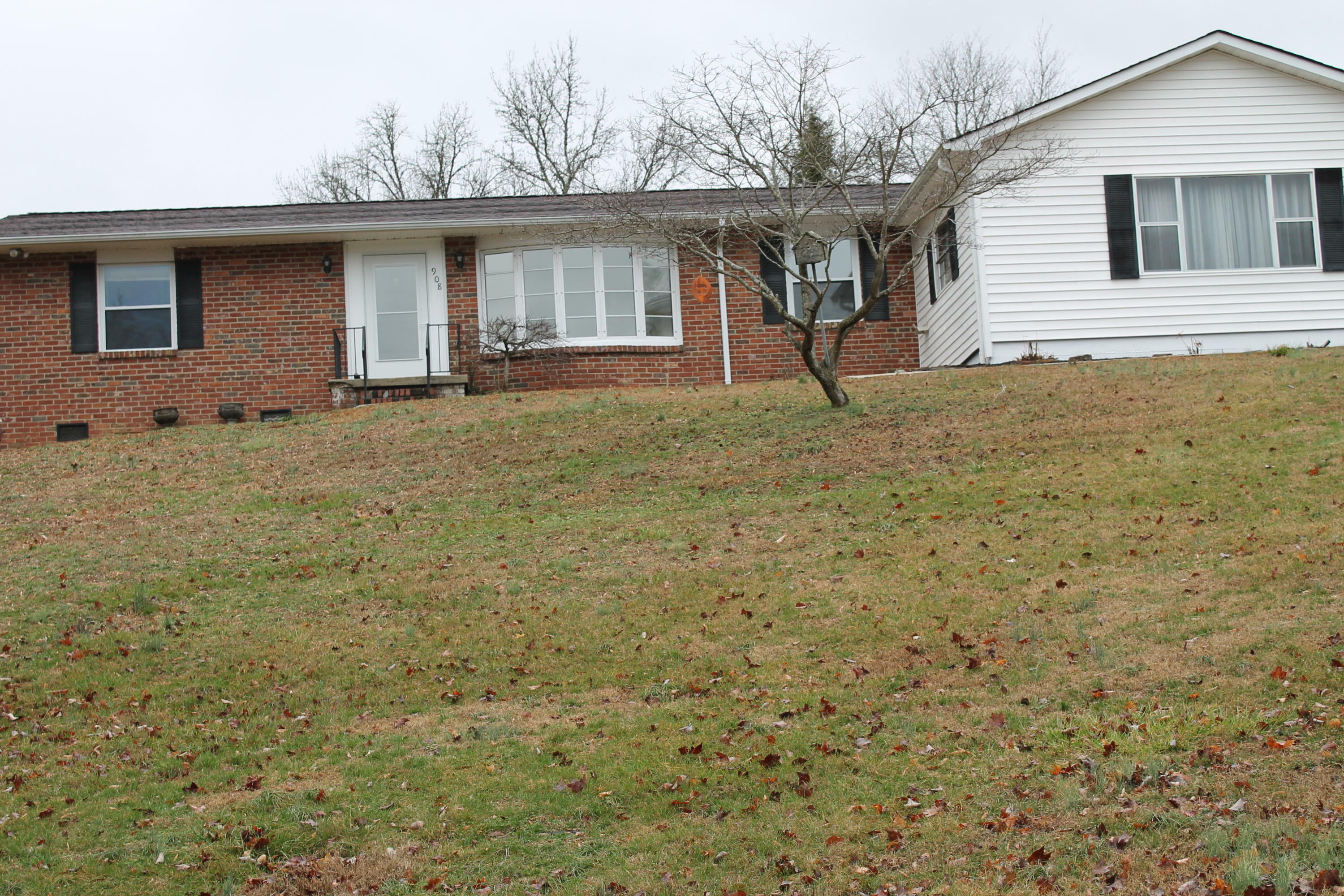 Property Photo:  908 Lookout St  TN 37763 