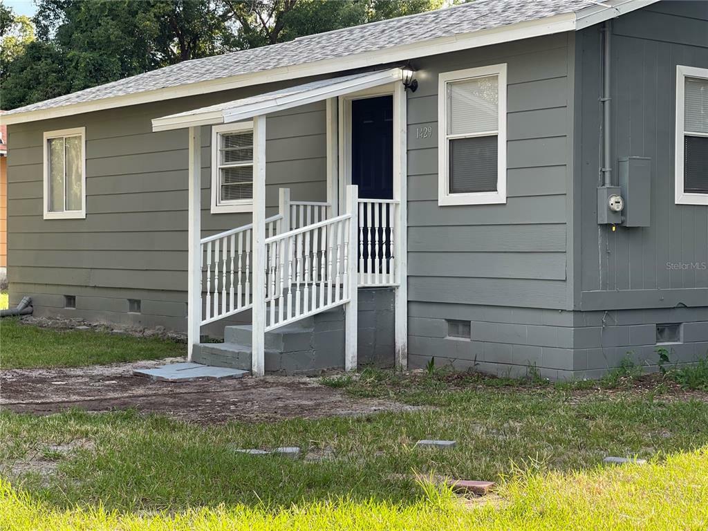 Property Photo:  1429 N Simpson Street  FL 32757 