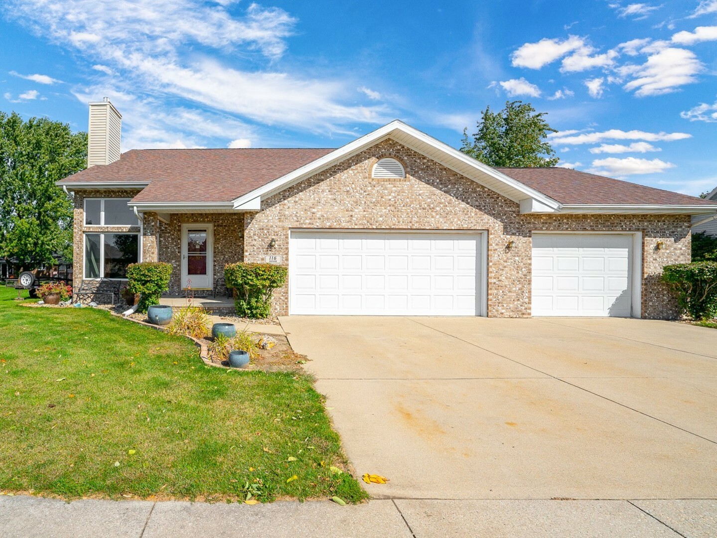 Property Photo:  116 Susan Drive  IL 60420 