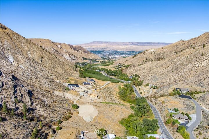 Property Photo:  235 Hillcreek Lane  WA 98801 