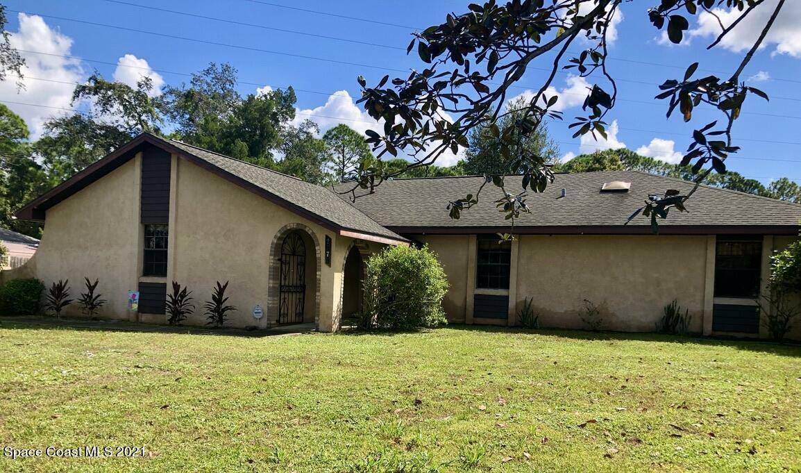 Property Photo: 2979 Crystal Court FL 32780