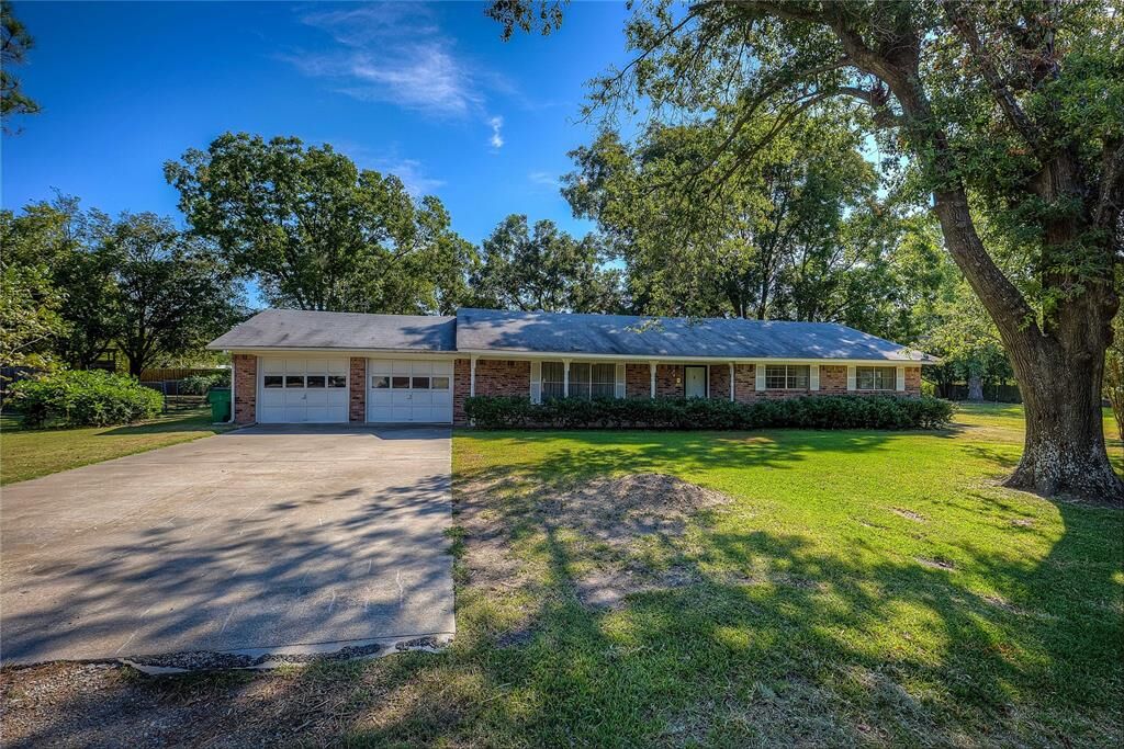 Property Photo:  2400 Fannin Street  TX 75401 