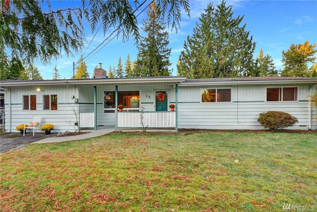 Property Photo:  25 157th Place SE  WA 98012 