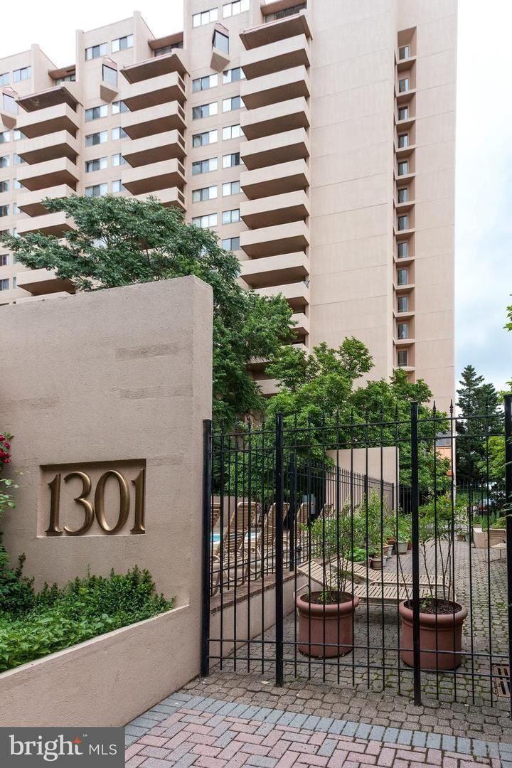 Property Photo:  1301 N Courthouse Road 611  VA 22201 