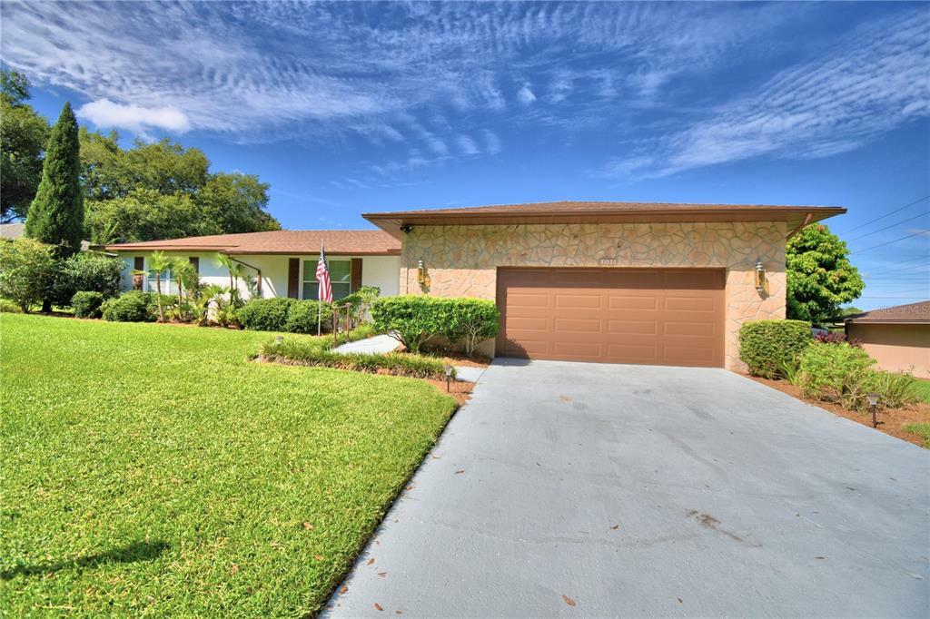 Property Photo:  5011 Kingswood Drive  FL 33813 