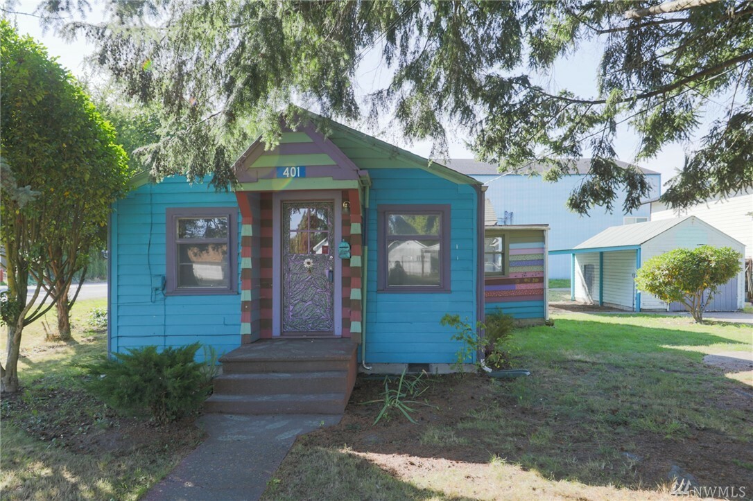 Property Photo:  401 N Anacortes St  WA 98233 