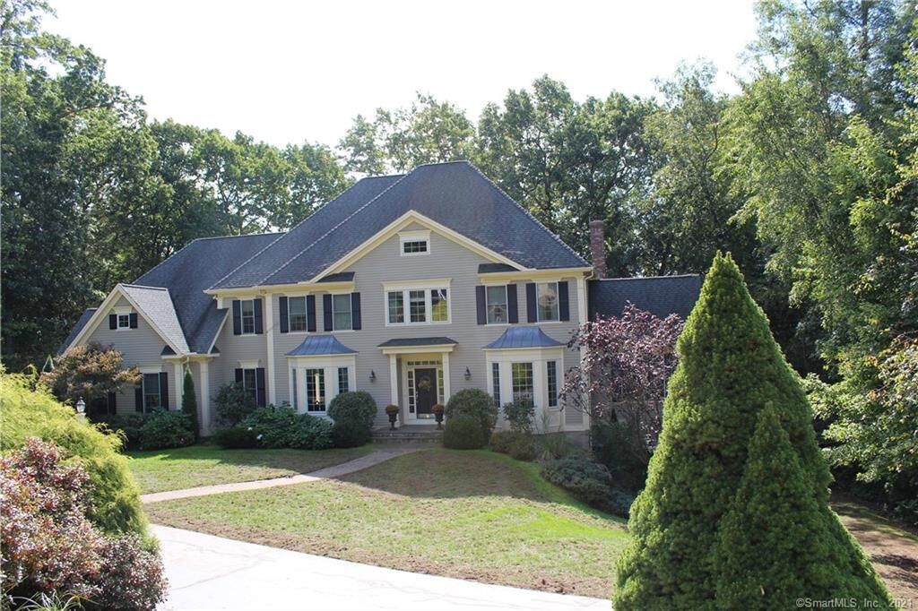 Property Photo:  25 Westland Road  CT 06001 