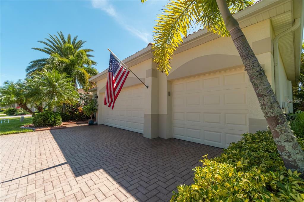 Property Photo: 11774 Granite Woods Loop FL 34292