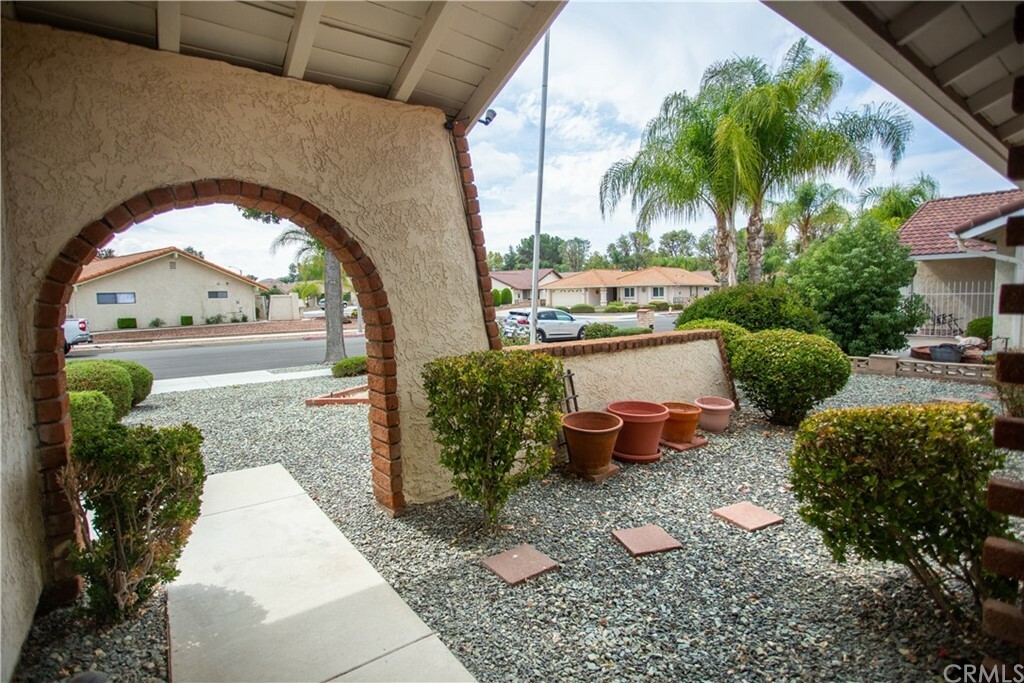 Property Photo:  2186 Redwood Drive  CA 92545 