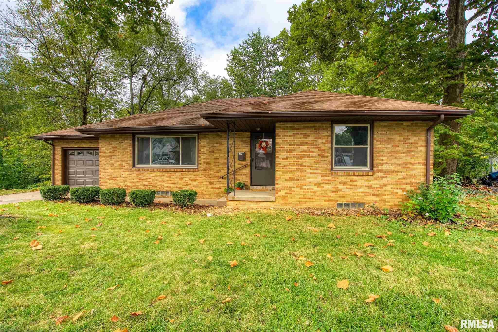 Property Photo:  1631 W Gilbert  IL 61604 