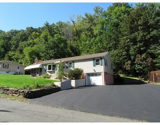 5 Evergreen Dr  Holyoke MA 01040 photo