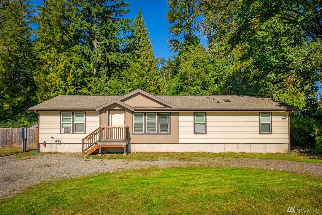 Property Photo:  12817 218th Place SE  WA 98296 