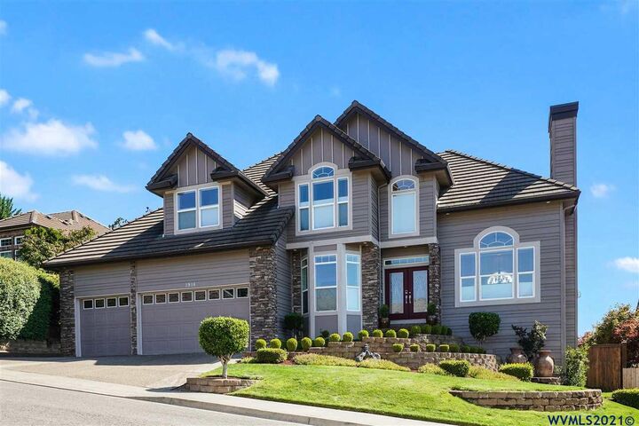 2916  Mapleleaf Ct NW  Salem OR 97304-1334 photo