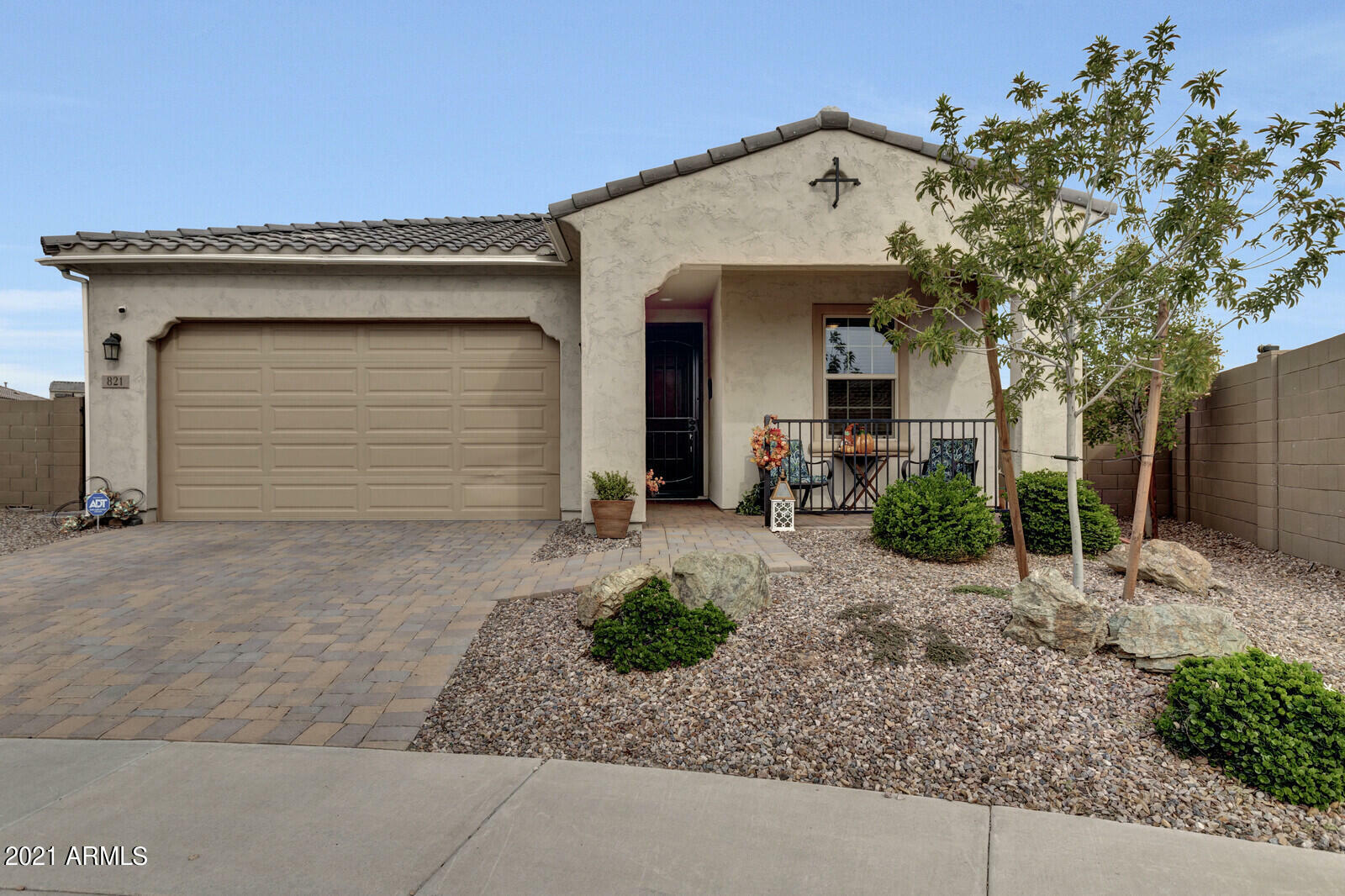 Property Photo: 821 S 202nd Drive AZ 85326