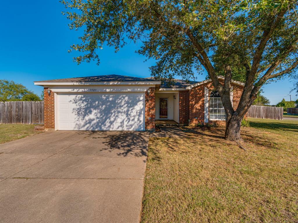 Property Photo:  1529 Bluewater Drive  TX 76033 