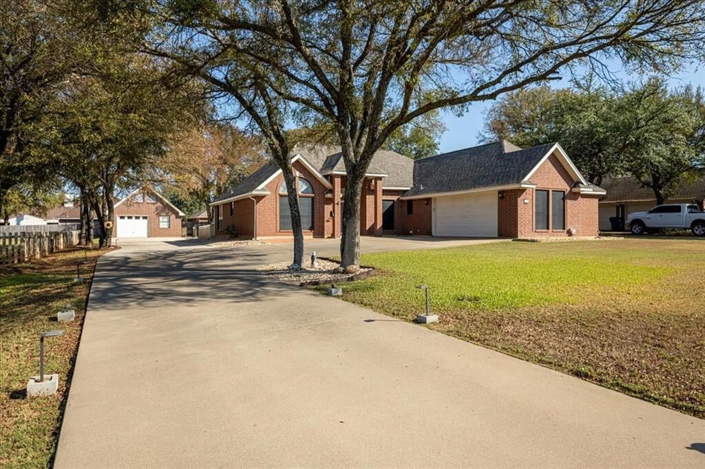 Property Photo: 302 Bonita Drive TX 76049