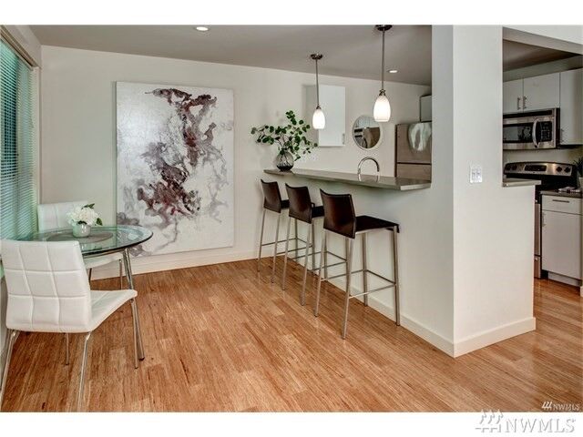 Property Photo: 15291 NE 82nd St 102 WA 98052